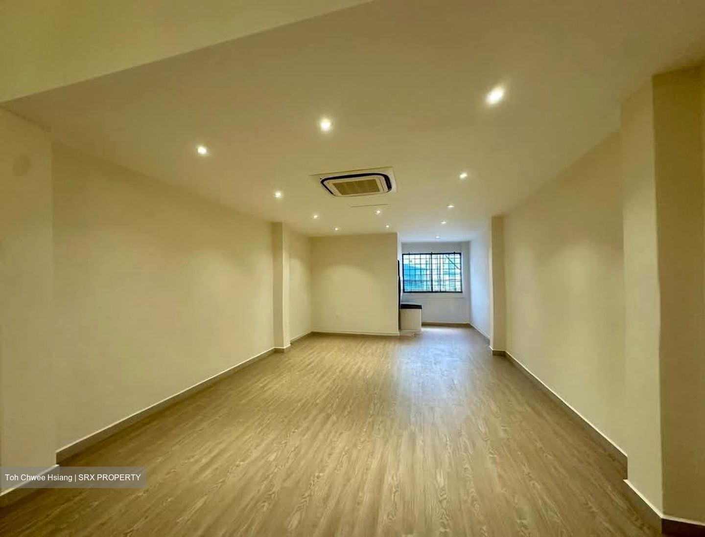 Joo Chiat Road (D15), Shop House #555024091